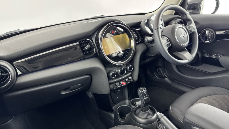 MINI Hatchback 1.5 Cooper Classic 5dr Auto Petrol Hatchback